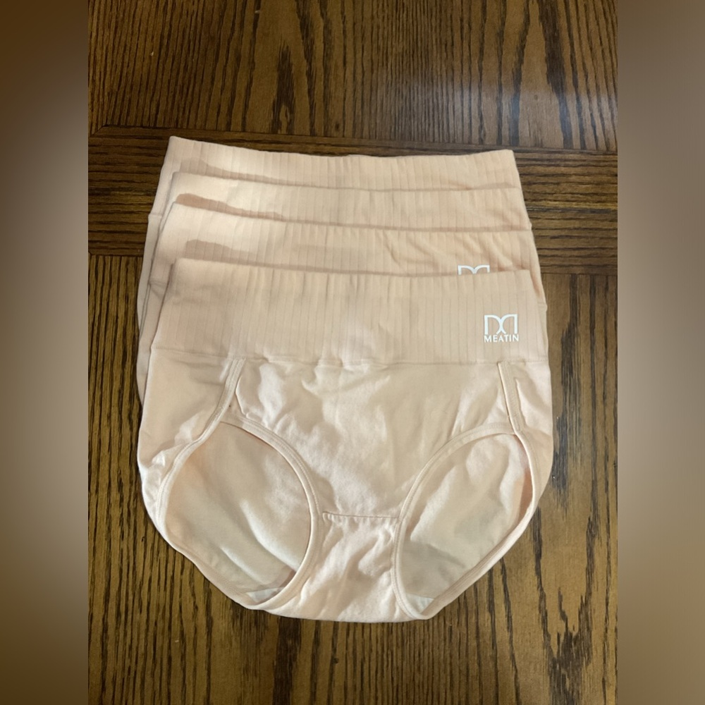 New set of 4 midrise panties S